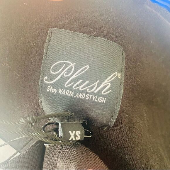 NWT Plush Apparel Black Robe Pink Hearts Extra Soft Fleece XS With Scrunchie - Picture 12 of 13